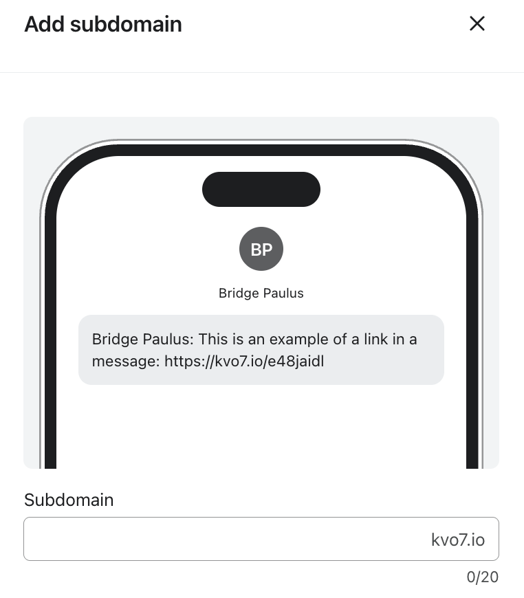 Interfaz de configuración para añadir un enlace con la marca Klaviyo que muestra un modal con campos para el dominio raíz y el subdominio