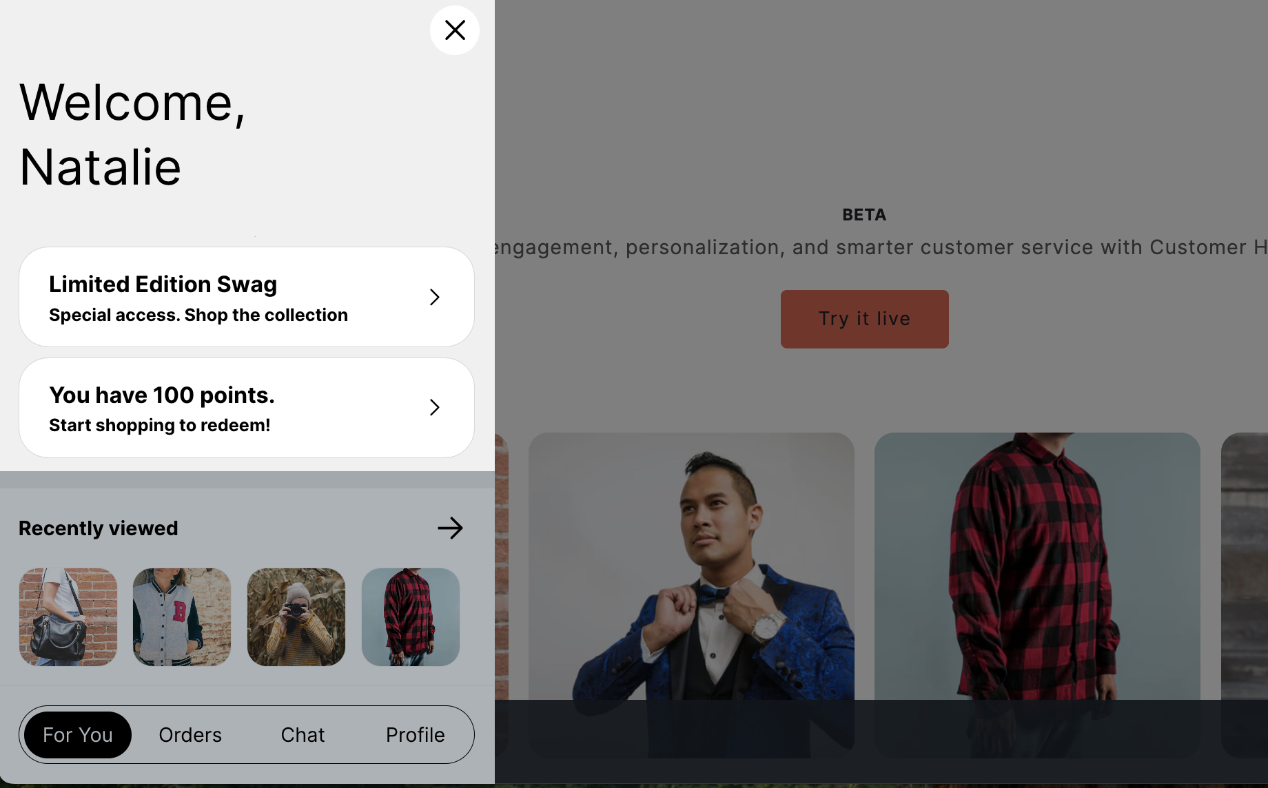 Een Klaviyo Customer Hub lade-interface geopend aan de rechterkant van de website van een voorbeeldmerk en met twee voorbeeldblokken content.