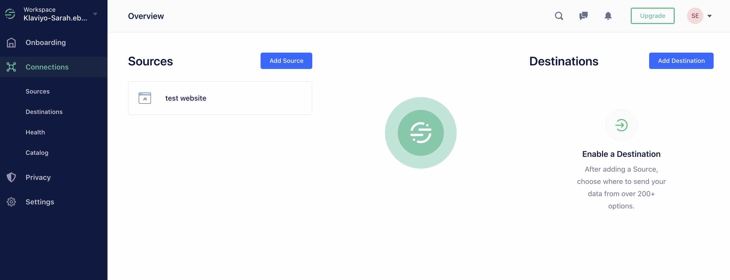 Zakładka Połączenia w segmencie z przyciskiem Dodaj miejsce docelowe na niebieskim tle