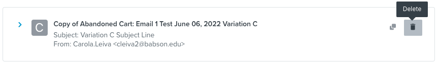 Raderingsknappen visas med en papperskorgsikon och finns till höger om kloningsknappen.