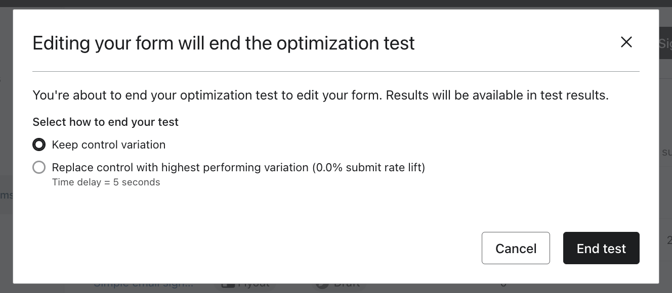 El modal Editar tu formulario finalizará la prueba de optimización que aparece si intentas entrar en el editor de formularios de registro de un formulario con una prueba de optimización en curso.